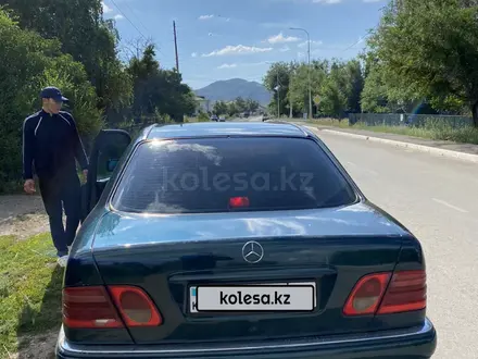 Mercedes-Benz E 320 1997 года за 3 500 000 тг. в Талдыкорган – фото 5