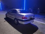 Toyota Avensis 1999 года за 3 500 000 тг. в Тараз – фото 2