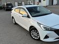 Hyundai Accent 2021 года за 7 900 000 тг. в Караганда – фото 2