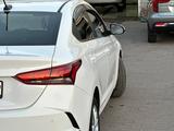 Hyundai Accent 2021 года за 7 900 000 тг. в Караганда – фото 3