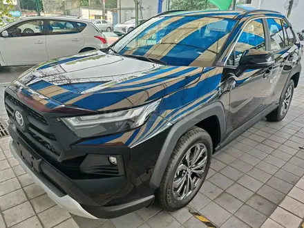 Toyota RAV4 2024 года за 16 100 000 тг. в Алматы