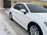 Toyota Camry 2018 года за 13 000 000 тг. в Атырау – фото 5