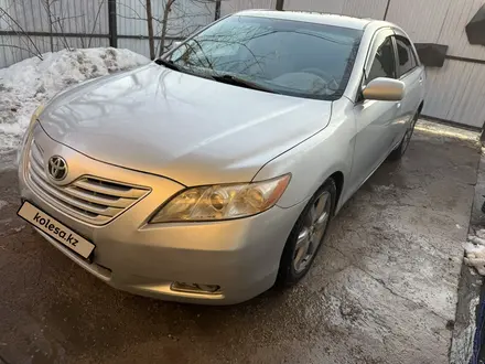 Toyota Camry 2007 года за 5 100 000 тг. в Уральск – фото 2