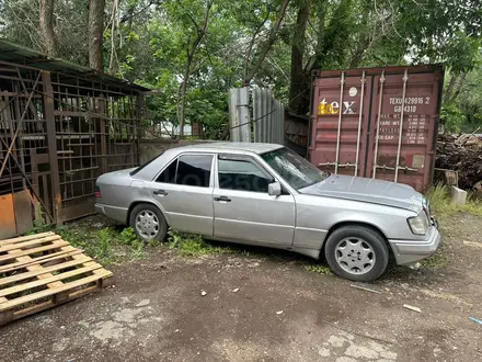 Mercedes-Benz E 230 1991 года за 400 000 тг. в Алматы – фото 3