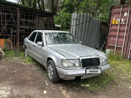 Mercedes-Benz E 230 1991 года за 400 000 тг. в Алматы – фото 2