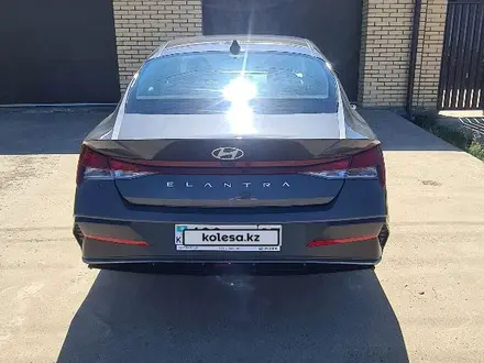 Hyundai Elantra 2024 года за 9 200 000 тг. в Уральск – фото 3