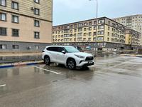 Toyota Highlander 2022 года за 27 000 000 тг. в Актау