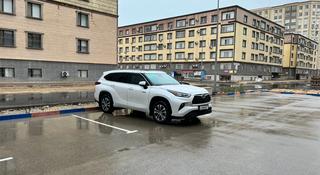Toyota Highlander 2022 года за 27 000 000 тг. в Актау