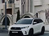 Toyota Highlander 2017 года за 17 700 000 тг. в Шымкент