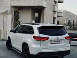 Toyota Highlander 2017 года за 17 700 000 тг. в Шымкент – фото 2