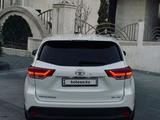 Toyota Highlander 2017 года за 17 700 000 тг. в Шымкент – фото 4
