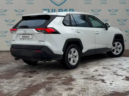 Toyota RAV4 2022 года за 14 190 000 тг. в Алматы – фото 4