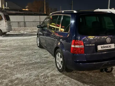 Volkswagen Touran 2003 года за 3 200 000 тг. в Алматы – фото 5