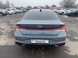 Hyundai Elantra 2021 годаүшін8 408 400 тг. в Алматы – фото 2