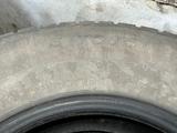 Зимняя шипованая резина 245/70 R16 за 50 000 тг. в Астана – фото 3