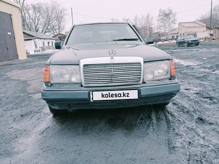 Mercedes-Benz E 230 1992 года за 1 000 000 тг. в Кокшетау