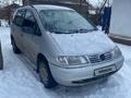 Volkswagen Sharan 1997 годаfor2 500 000 тг. в Аксай – фото 2