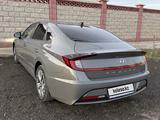 Hyundai Sonata 2022 года за 9 450 000 тг. в Астана – фото 3