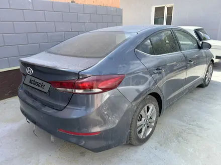 Hyundai Elantra 2018 года за 5 200 000 тг. в Шымкент – фото 2