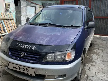 Toyota Ipsum 1996 года за 3 200 000 тг. в Риддер