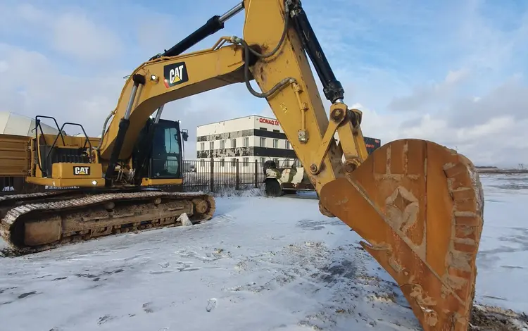 Caterpillar  330 2019 года за 69 000 000 тг. в Астана