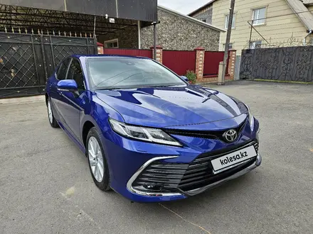 Toyota Camry 2023 года за 15 500 000 тг. в Костанай