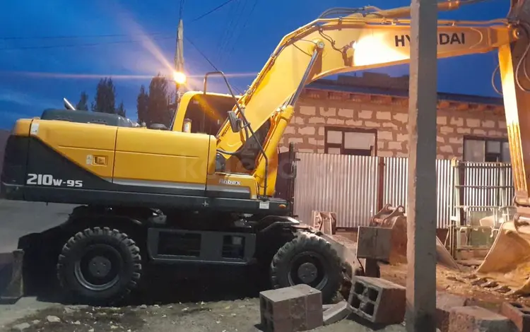 Hyundai  R210W 2014 годаүшін35 000 000 тг. в Астана