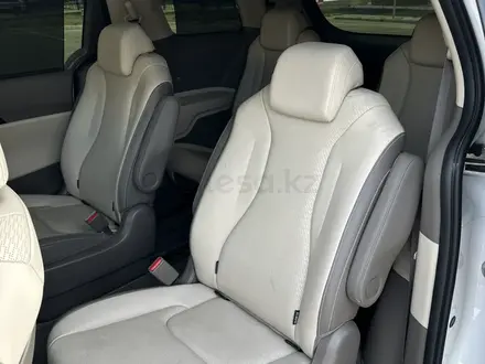 Kia Carnival 2022 года за 23 500 000 тг. в Актау – фото 21