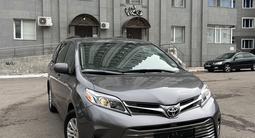 Toyota Sienna 2017 годаfor15 200 000 тг. в Астана