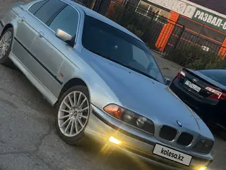 BMW 528