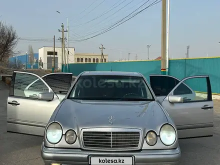 Mercedes-Benz E 320 1996 года за 3 800 000 тг. в Кызылорда