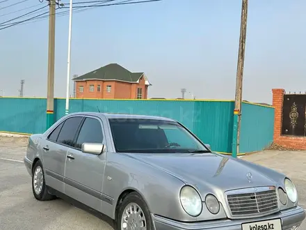 Mercedes-Benz E 320 1996 года за 3 800 000 тг. в Кызылорда – фото 2