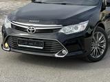 Toyota Camry 2015 годаүшін10 200 000 тг. в Актау – фото 2