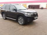 Toyota Land Cruiser Prado 2022 года за 27 750 000 тг. в Актобе – фото 3