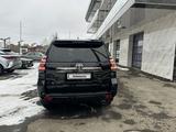 Toyota Land Cruiser Prado 2022 годаfor27 550 000 тг. в Актобе – фото 4