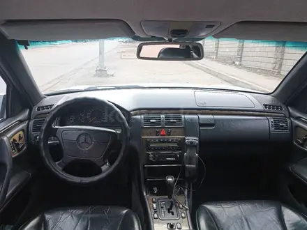 Mercedes-Benz E 320 1997 года за 3 500 000 тг. в Алматы – фото 9