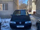 Volkswagen Sharan 1995 годаүшін1 700 000 тг. в Текели