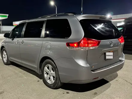 Toyota Sienna 2012 года за 11 000 000 тг. в Актобе – фото 9