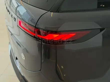 Land Rover Range Rover Sport SV 2026 года за 152 543 000 тг. в Атырау – фото 5