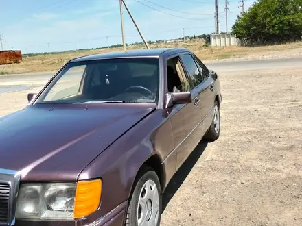 Mercedes-Benz E 230 1992 года за 1 100 000 тг. в Тараз – фото 2