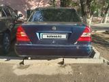 Mercedes-Benz C 180 1997 года за 750 000 тг. в Балхаш – фото 3