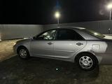 Toyota Camry 2004 годаfor4 500 000 тг. в Актобе – фото 3