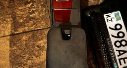 Подлокотники бардачок за 20 000 тг. в Астана