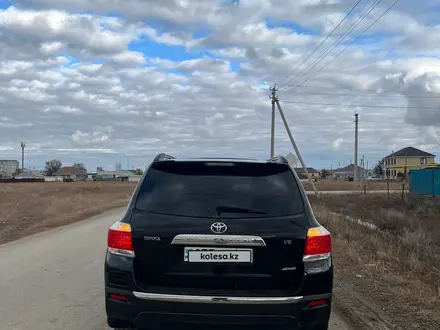 Toyota Highlander 2011 года за 12 000 000 тг. в Актобе – фото 4