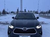 Toyota Highlander 2022 года за 24 500 000 тг. в Тараз