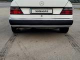 Mercedes-Benz E 260 1989 года за 1 300 000 тг. в Шымкент – фото 3