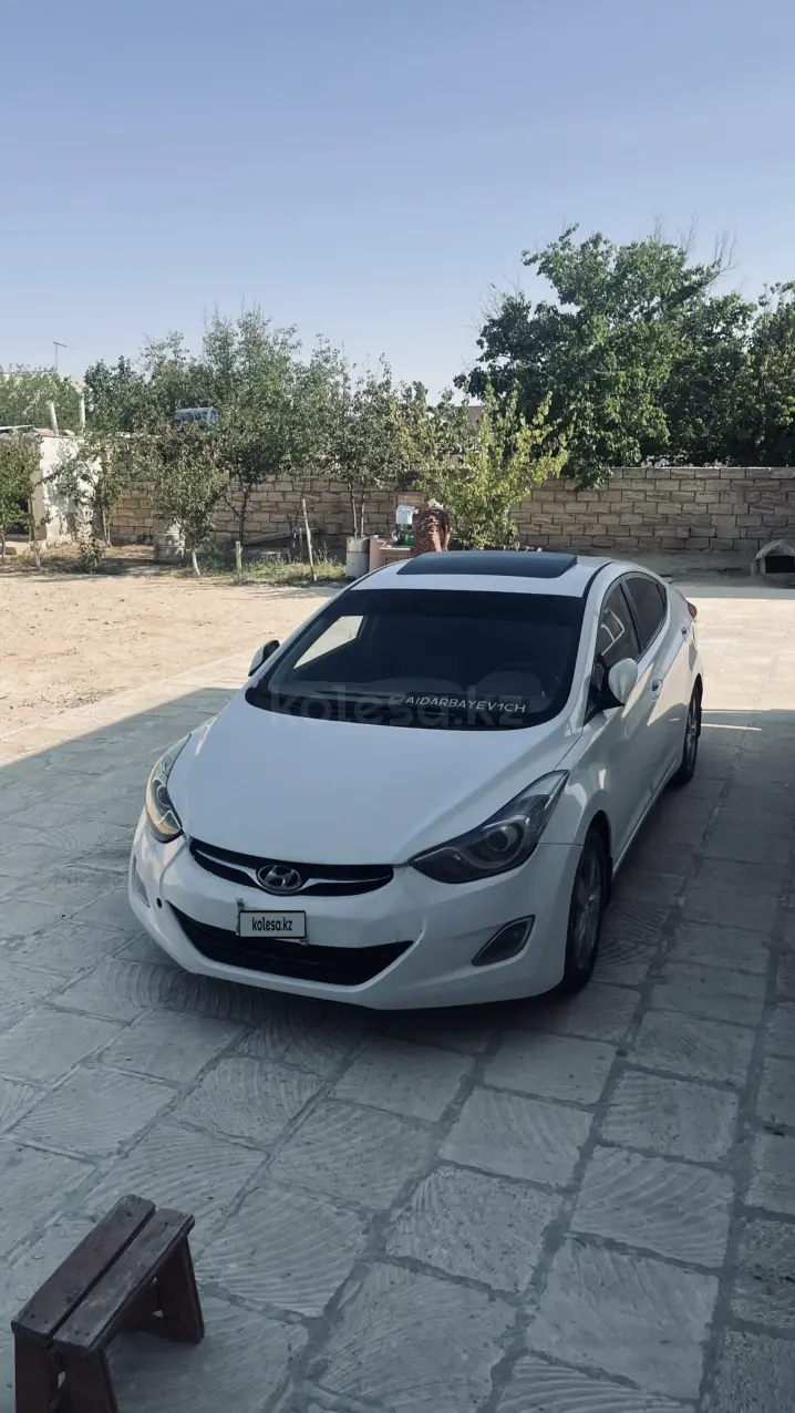 Hyundai Elantra, 2012