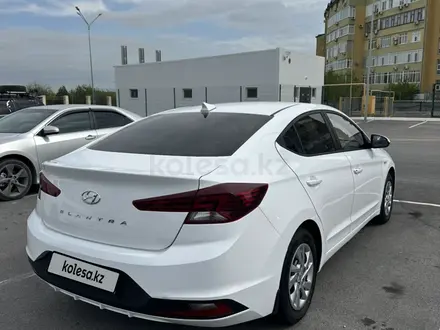 Hyundai Elantra 2020 года за 6 800 000 тг. в Актау – фото 3