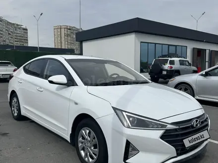 Hyundai Elantra 2020 года за 6 800 000 тг. в Актау
