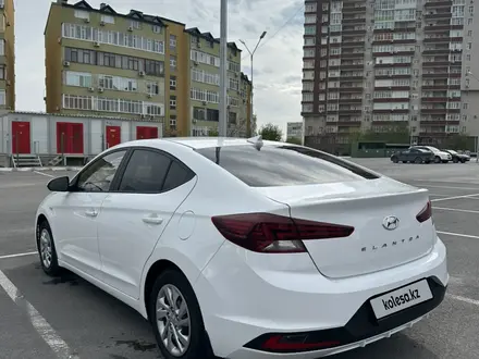 Hyundai Elantra 2020 года за 6 800 000 тг. в Актау – фото 2